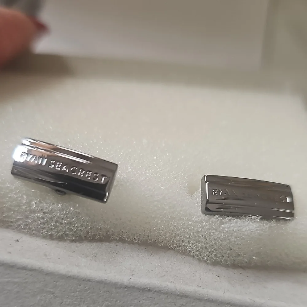 Ryan Seacrest Distinction NWT Polished Silver Square Dk. Grey/Black Cufflinks
